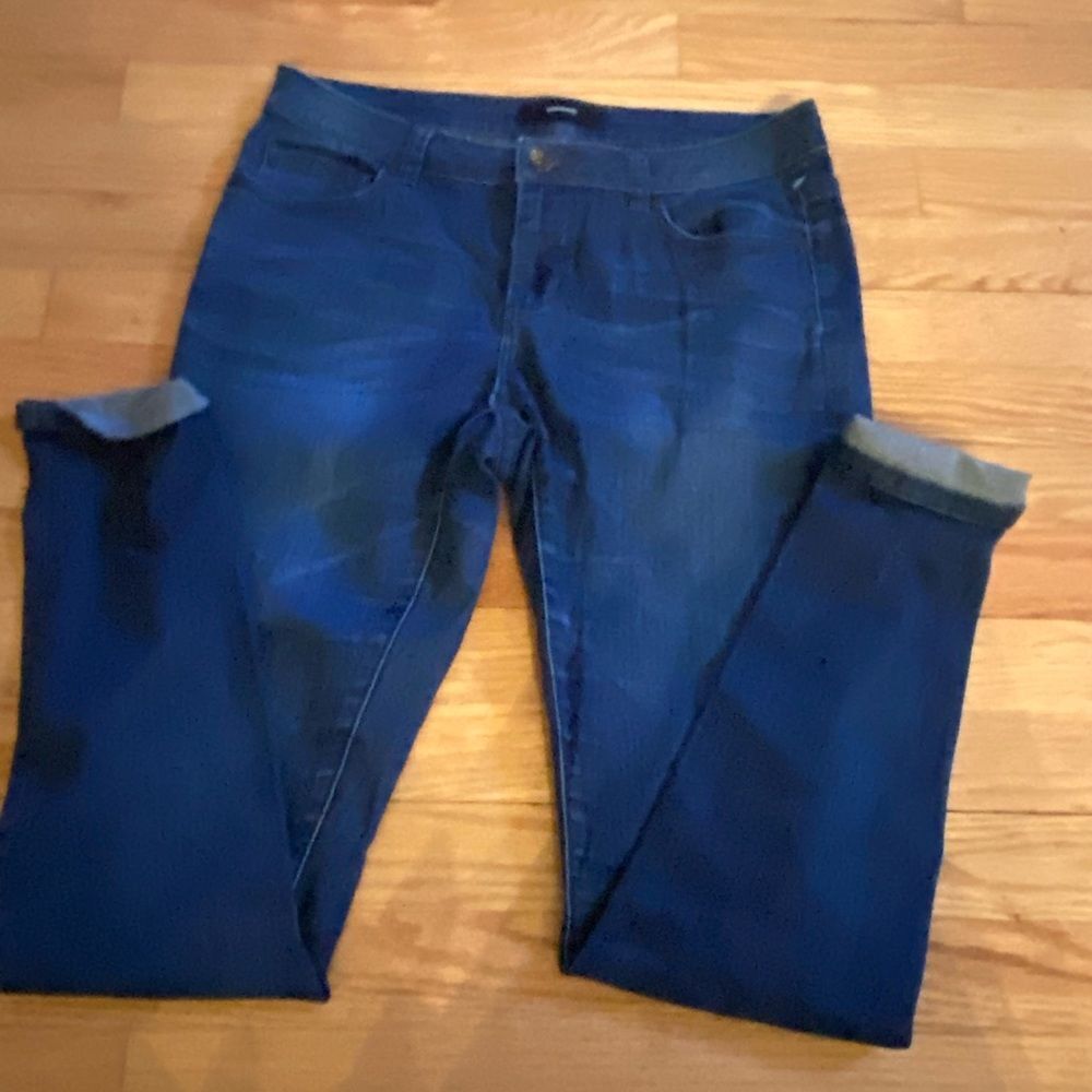 MARCS sz 28 straight leg jeans